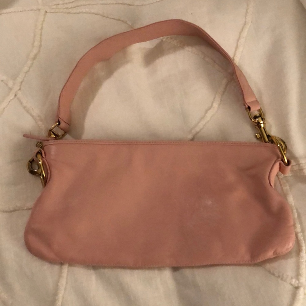 Light pink leather shoulder bag